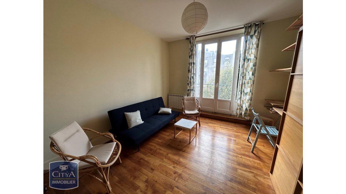 piéce avec alcôve voir sur https://www.citya.com/annonces/location/appartement/grenoble-38185/GES97310006-953